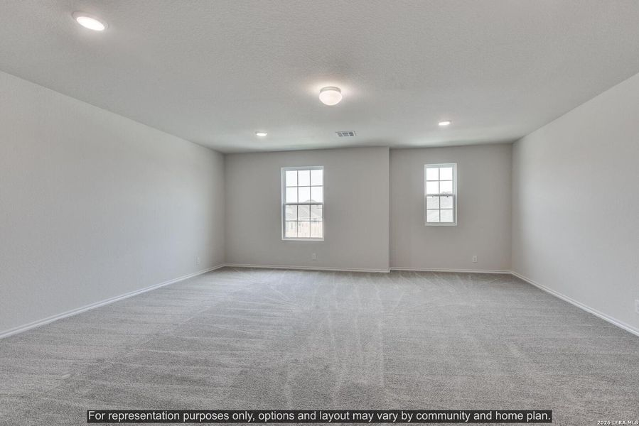 Spacious, unfurnished interior of a new home in Nopal Valley, San Antonio (Image 10).