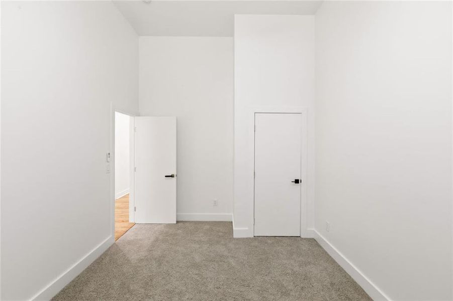 Spacious, unfurnished interior of a new home in , Atlanta (Image 18).