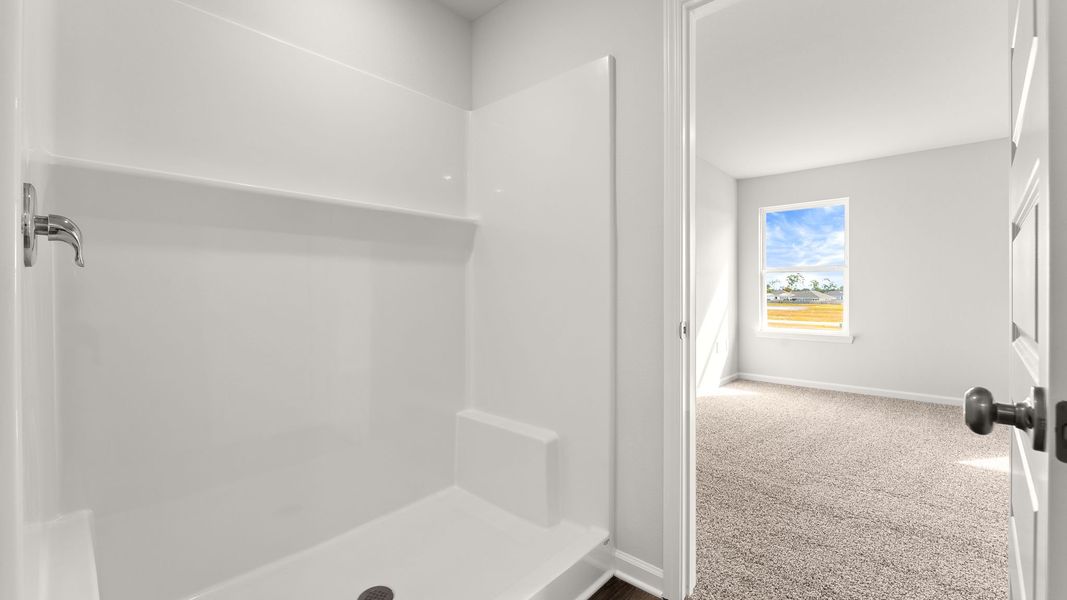 Spacious, unfurnished interior of a new home in Hodges Bayou Plantation, Panama City (Image 26).