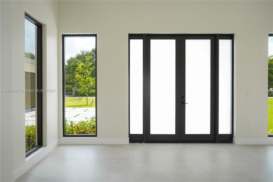 Spacious, unfurnished interior of a new home in , Homestead (Image 19).