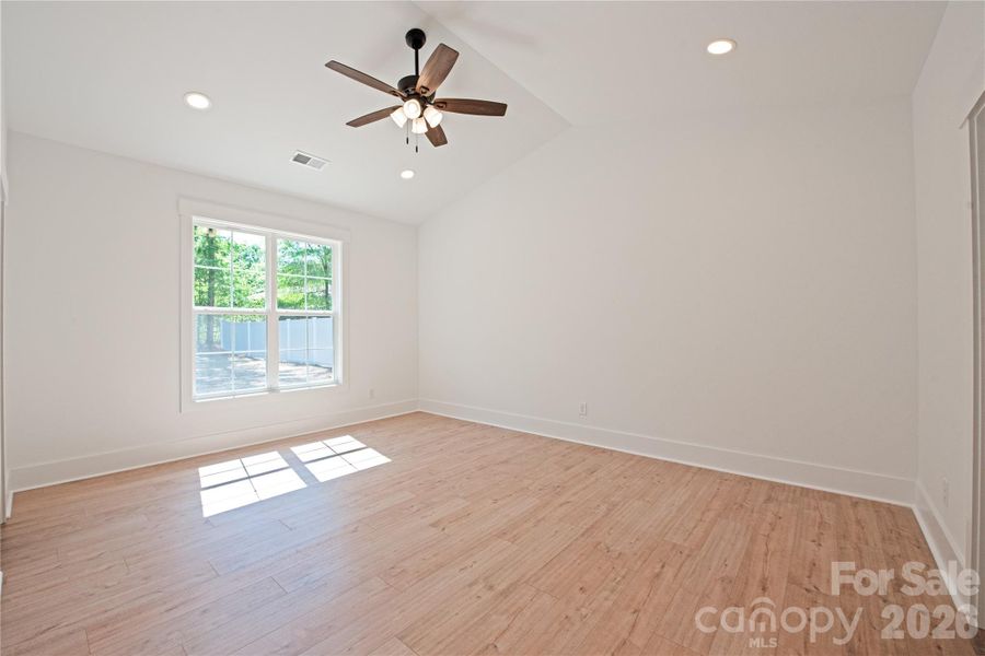 Spacious, unfurnished interior of a new home in , Concord (Image 29).