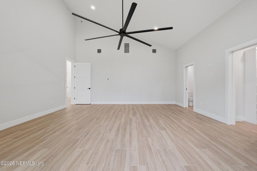 Spacious, unfurnished interior of a new home in , Melrose (Image 32).