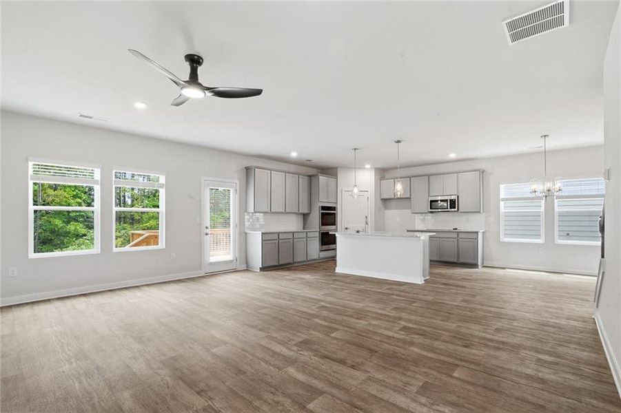 Spacious, unfurnished interior of a new home in Creekbend Overlook, South Fulton (Image 13). Spacious, unfurnished interior of a new home in Creekbend Overlook, South Fulton (Image 13).