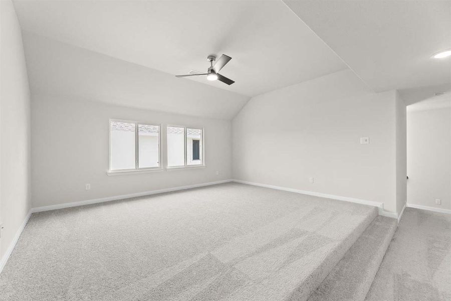 Spacious, unfurnished interior of a new home in Keeneland, Aubrey (Image 37).