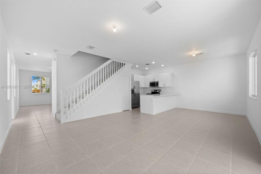 Spacious, unfurnished interior of a new home in , Homestead (Image 23).