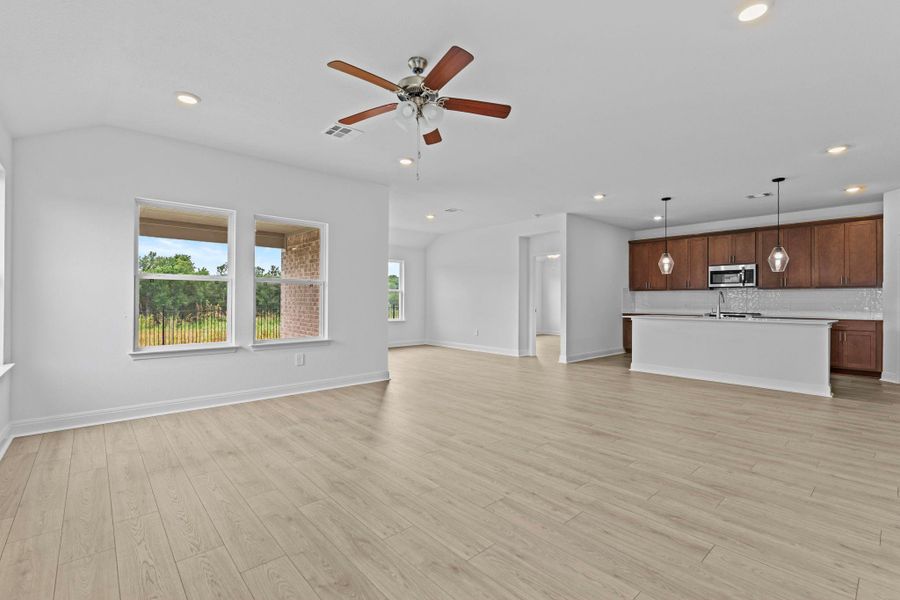 Spacious, unfurnished interior of a new home in Riverview, Georgetown (Image 19).