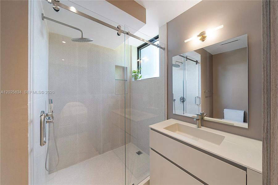 Furnished interior view inside a new home in , Key Biscayne (Image 36).