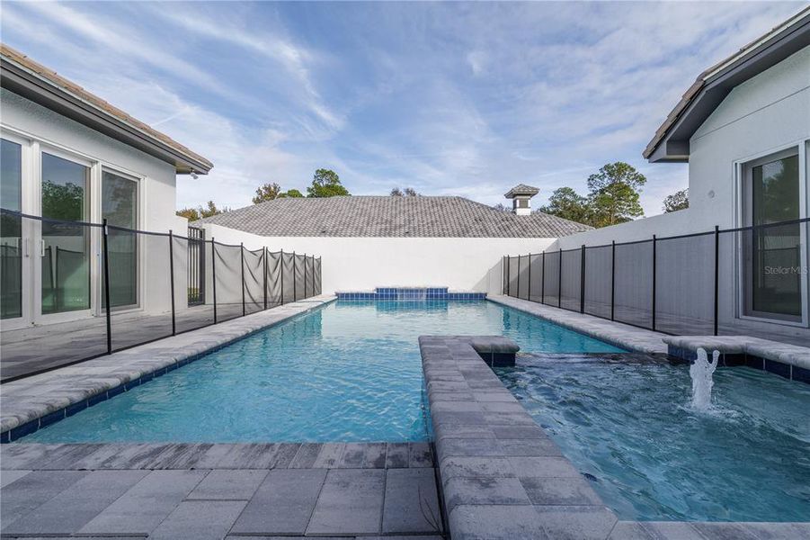 Exterior details and patio area of a home in Toscana, Palm Coast (Image 25).