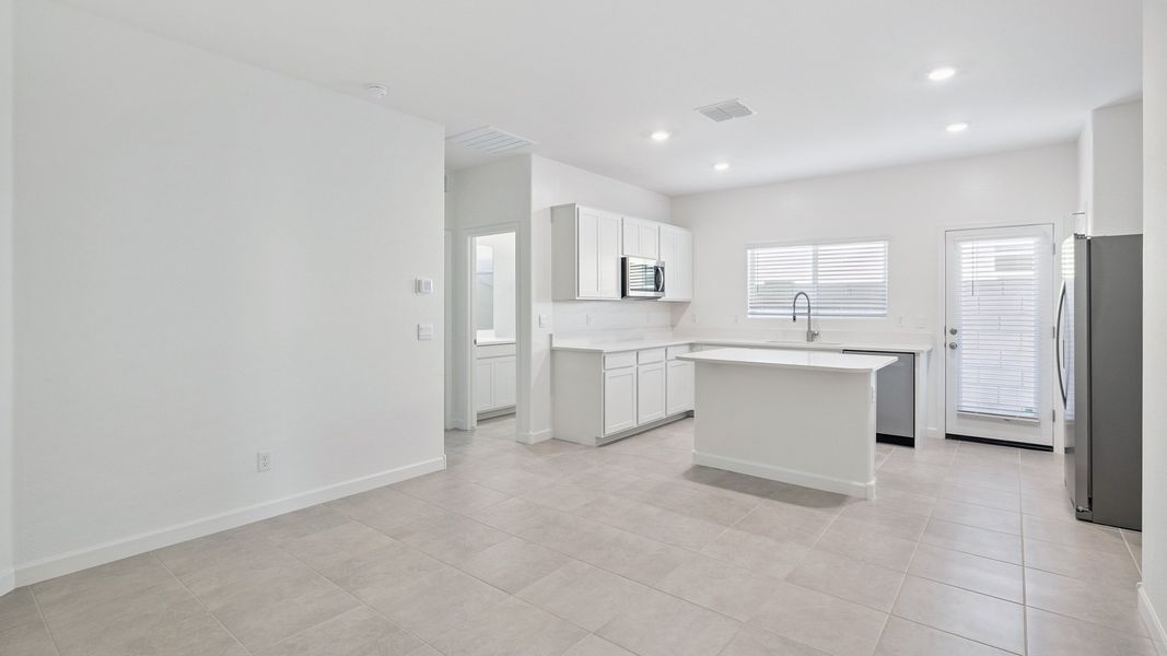 Spacious, unfurnished interior of a new home in Desert Moon Estates, Buckeye (Image 30).