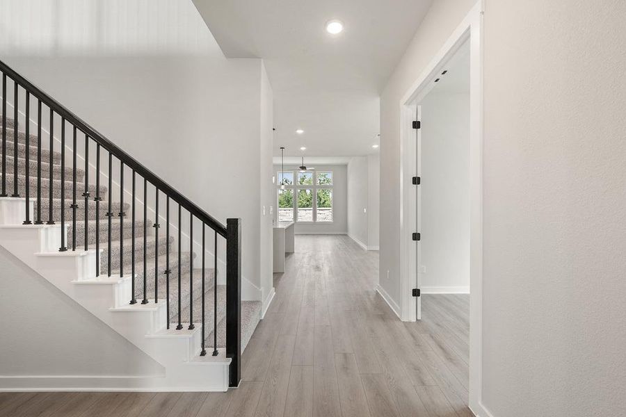 Spacious, unfurnished interior of a new home in Lagos Reserve, Manor (Image 17).