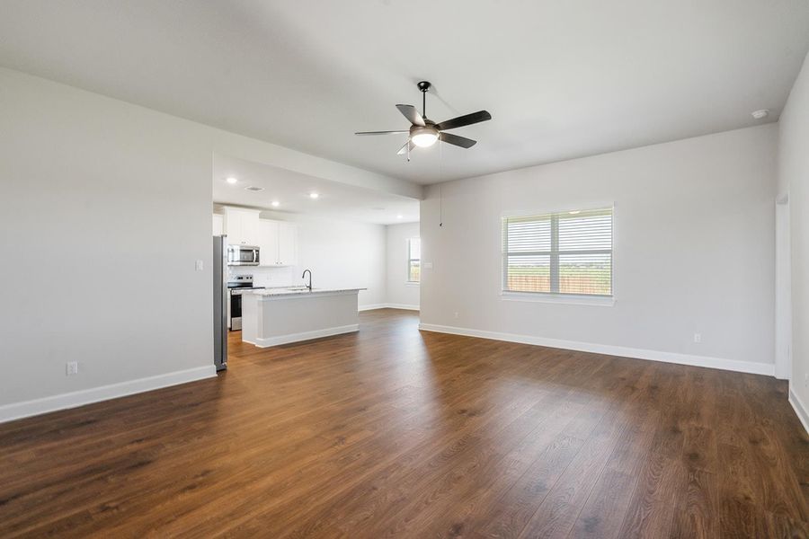 Spacious, unfurnished interior of a new home in Canyon Ranch, Jarrell (Image 7).