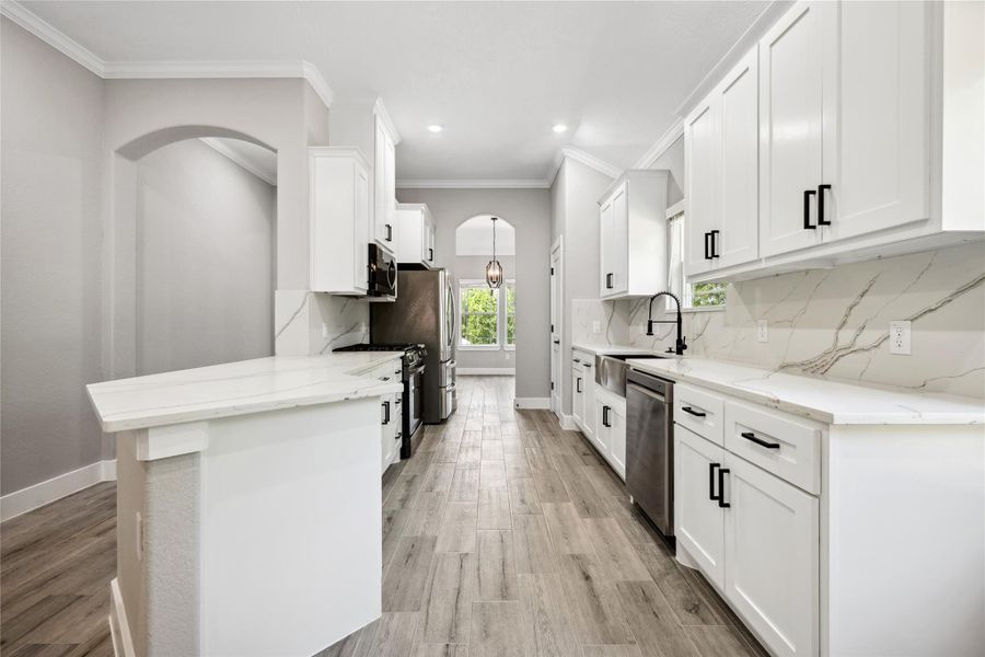 Furnished interior view inside a new home in , Onalaska (Image 9).