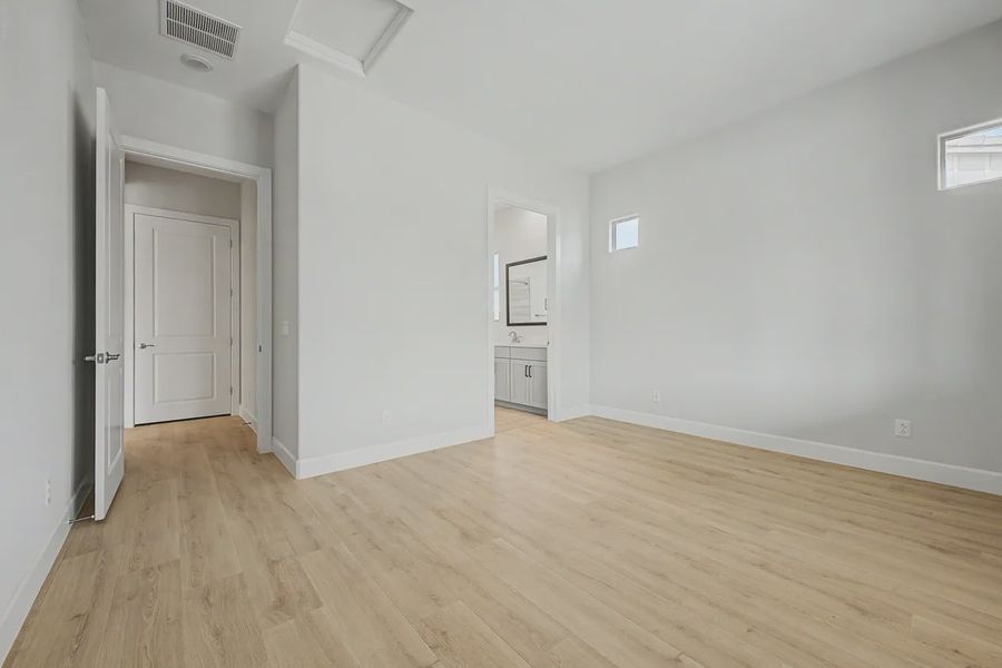 Spacious, unfurnished interior of a new home in Bellero Estates, Queen Creek (Image 25). Spacious, unfurnished interior of a new home in Bellero Estates, Queen Creek (Image 25).