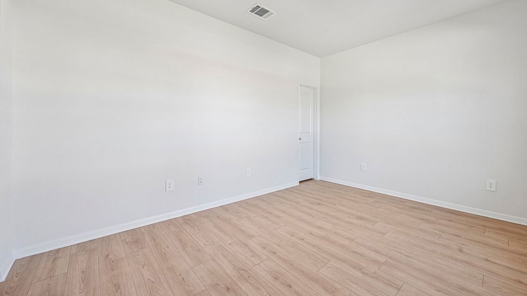 Spacious, unfurnished interior of a new home in Carillon, Manor (Image 28).