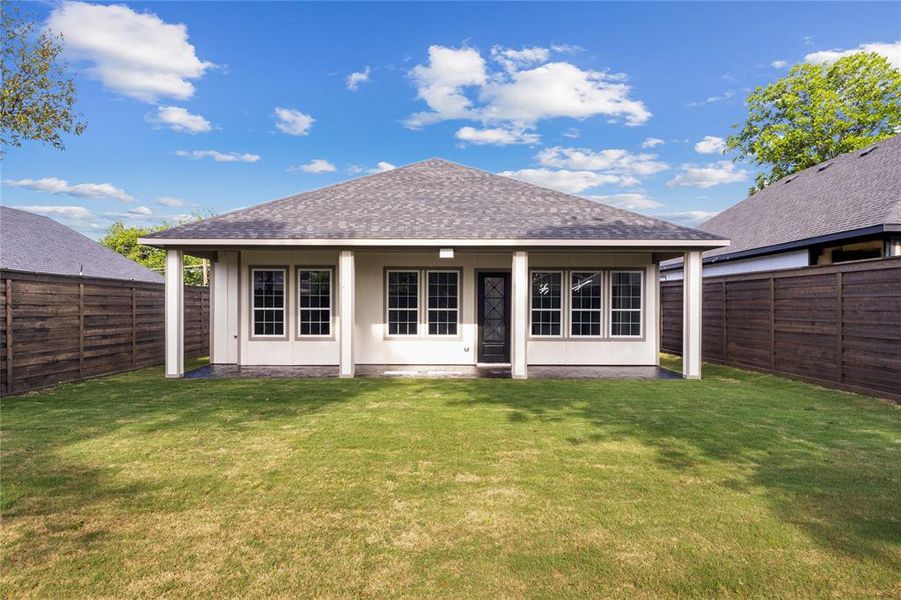 Exterior details and patio area of a home in , Dallas (Image 16).