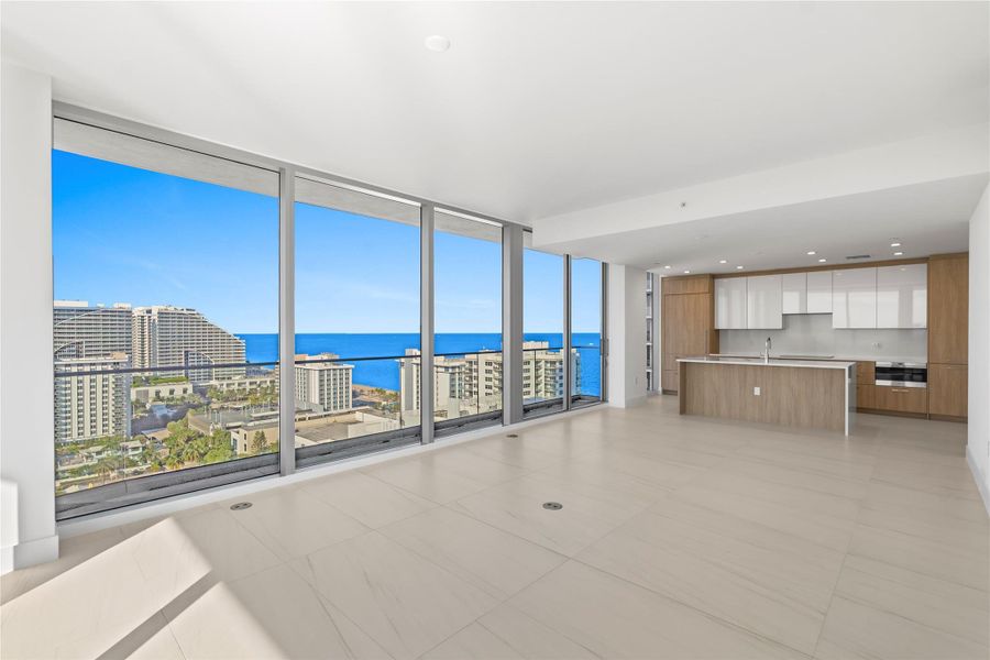 Spacious, unfurnished interior of a new home in , Fort Lauderdale (Image 14).