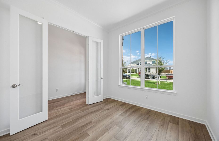 Spacious, unfurnished interior of a new home in Katy Court, Katy (Image 23).