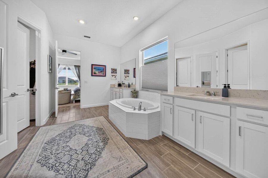 primarybath1.jpg-SMALL primarybath1.jpg-SMALL
