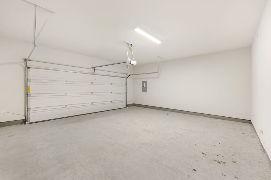 Spacious, unfurnished interior of a new home in Wildridge, Oak Point (Image 46). Spacious, unfurnished interior of a new home in Wildridge, Oak Point (Image 46).