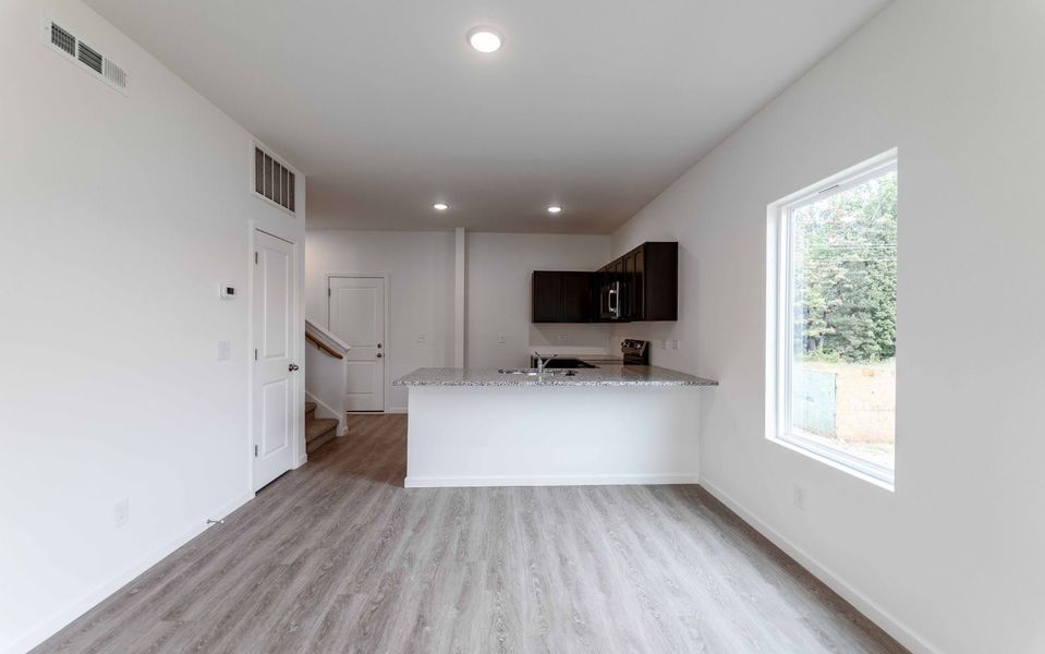 Image 37 of a home in Stonehenge.