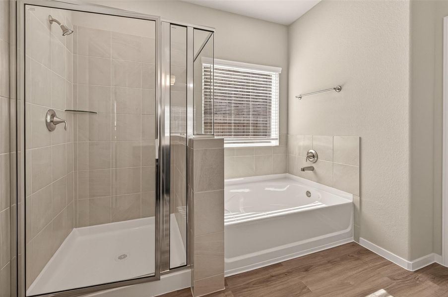 Furnished interior view inside a new home in Lago Mar, Texas City (Image 11).