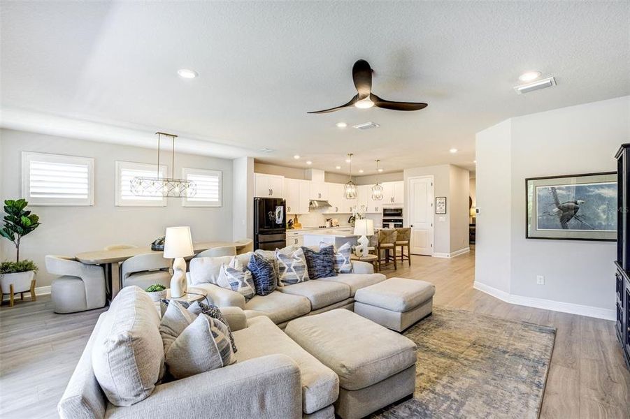 Furnished interior view inside a new home in , Tarpon Springs (Image 24).