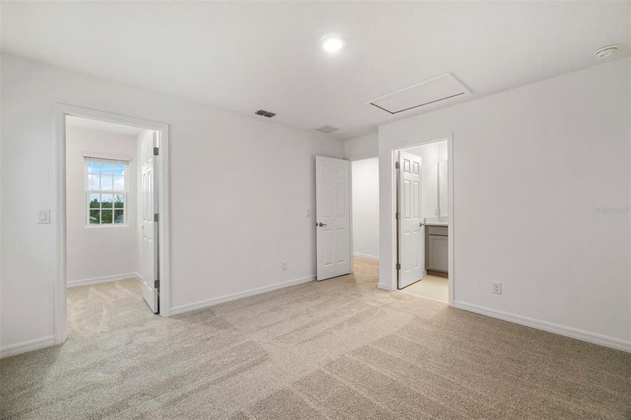 Spacious, unfurnished interior of a new home in , Deland (Image 9).