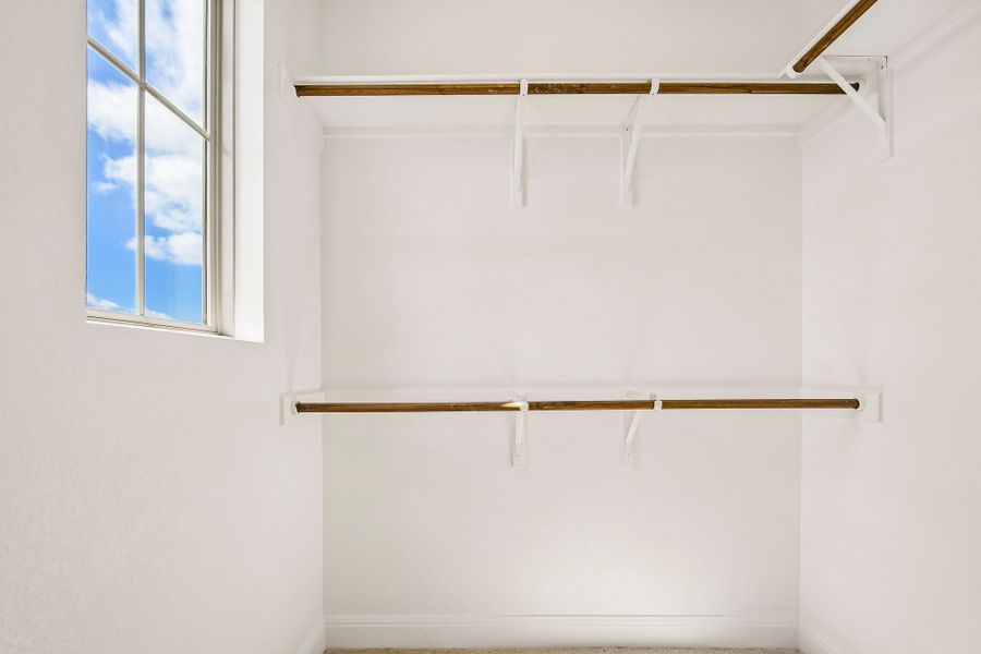 Spacious, unfurnished interior of a new home in Persimmon, Buda (Image 32).