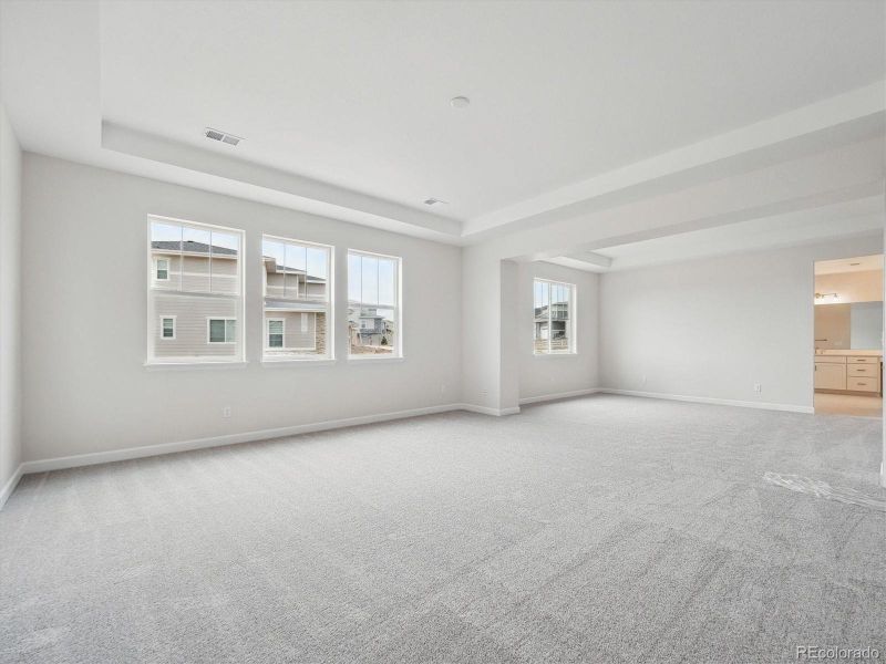 Spacious, unfurnished interior of a new home in Vista Pines at Crystal Valley, Castle Rock (Image 28).