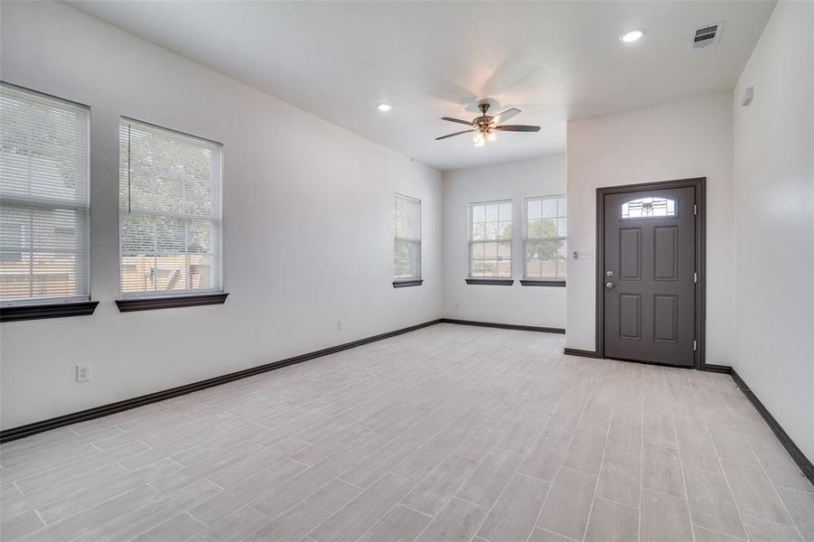 Spacious, unfurnished interior of a new home in , West Tawakoni (Image 19).