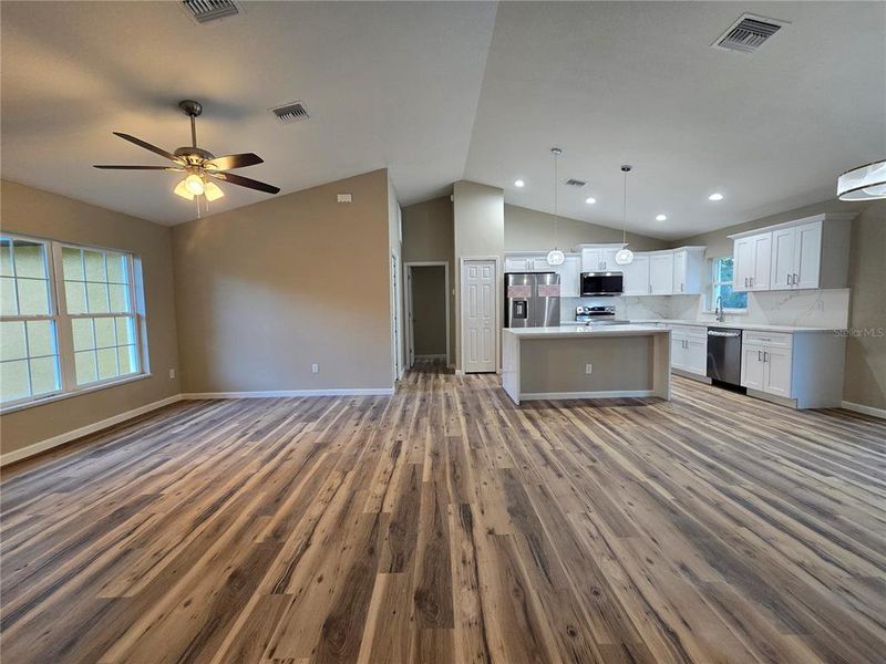 Spacious, unfurnished interior of a new home in , Ocala (Image 36).