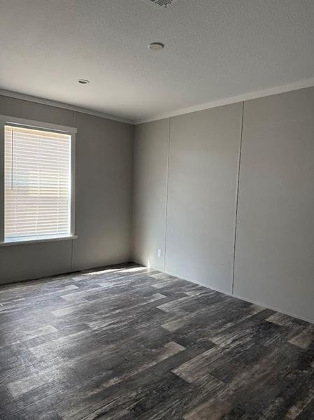Spacious, unfurnished interior of a new home in , Pelican Bay (Image 17).