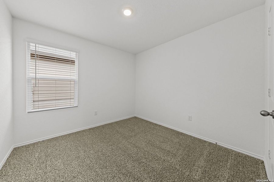 Spacious, unfurnished interior of a new home in Stonehill, San Antonio (Image 26).