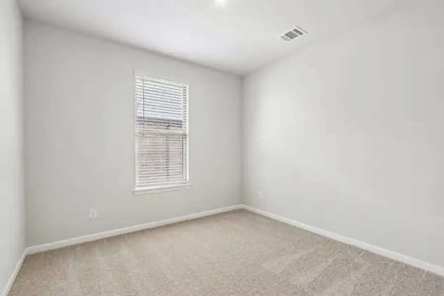 Spacious, unfurnished interior of a new home in Tinsley Meadows, Van Alstyne (Image 20).