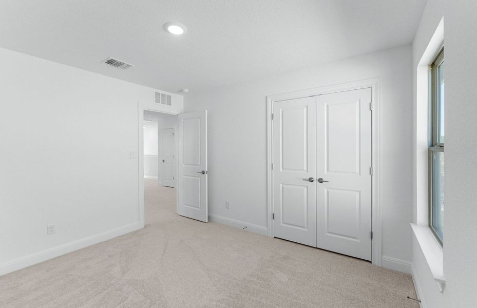 Spacious, unfurnished interior of a new home in Saddleback at Santa Rita Ranch, Liberty Hill (Image 53).