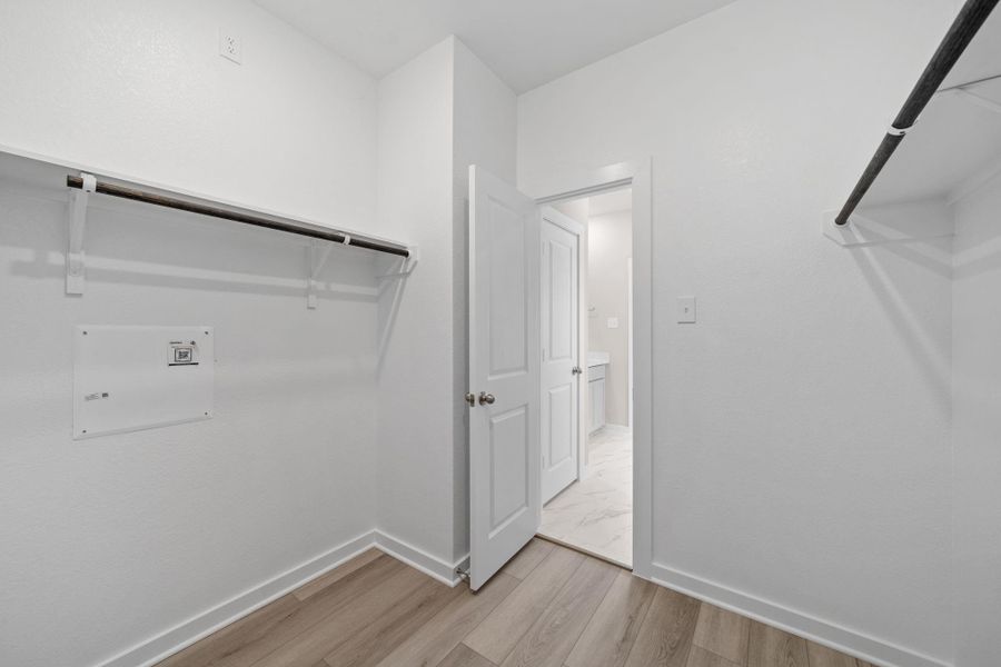 Spacious, unfurnished interior of a new home in Windrose Green 50', Angleton (Image 20).