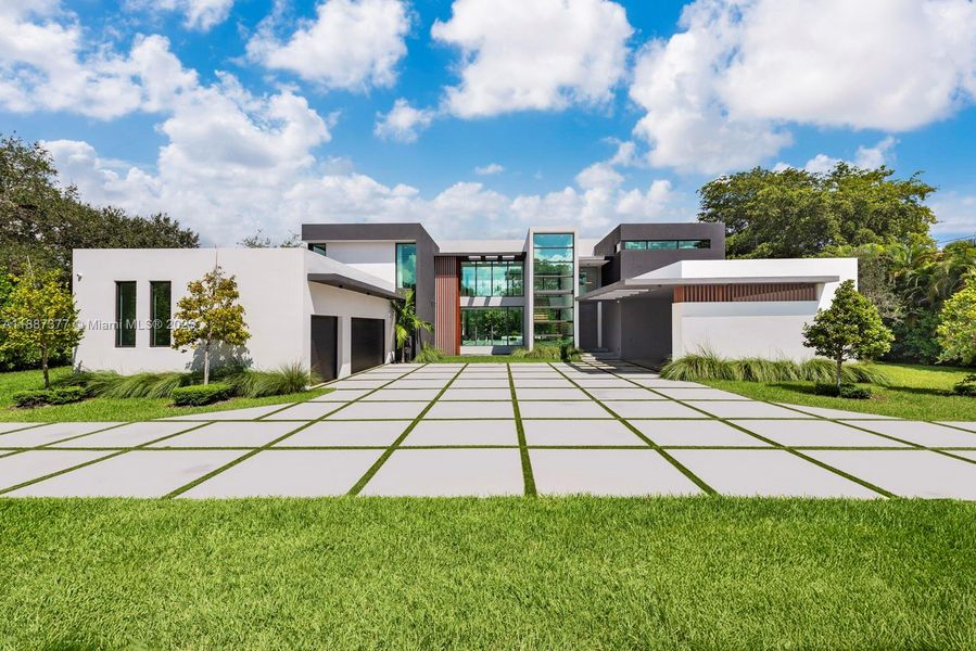 Image 70 of a home in .