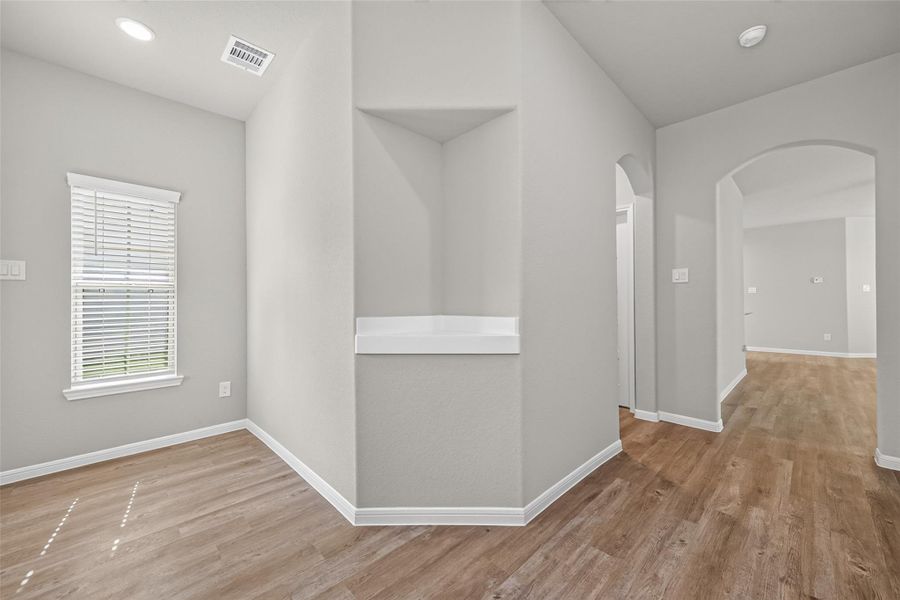 Spacious, unfurnished interior of a new home in Woodland Lakes, Huffman (Image 27).