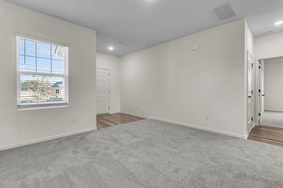 Spacious, unfurnished interior of a new home in Watson Hill, Summerville (Image 9).