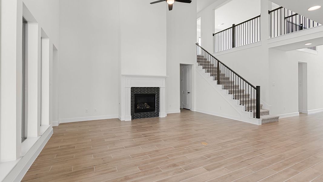 Spacious, unfurnished interior of a new home in Legacy, League City (Image 14).