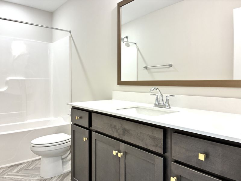 Close-up of interior finishes inside a home in Holly Ridge, Greenville (Image 10).