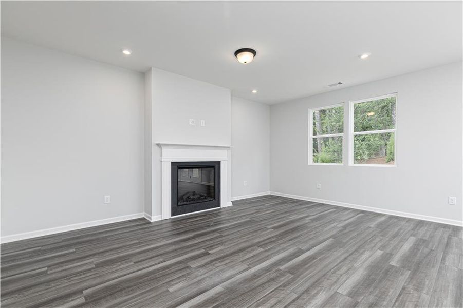 Spacious, unfurnished interior of a new home in Rhodes Glen, Lawrenceville (Image 21).