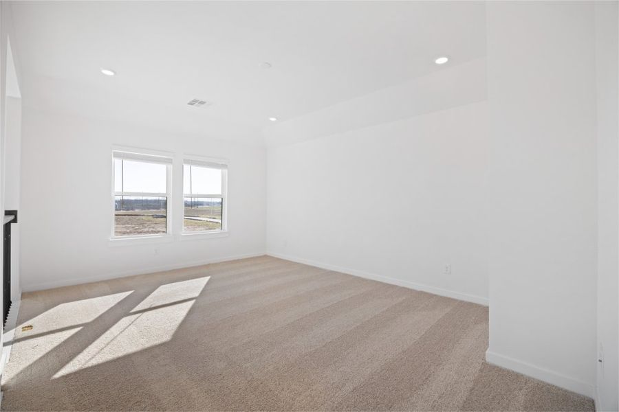 Spacious, unfurnished interior of a new home in Ashland, Houston (Image 16).