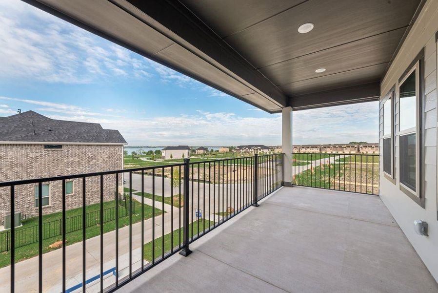 Exterior details and patio area of a home in Bayside, Rowlett (Image 4).