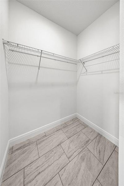 Spacious, unfurnished interior of a new home in , Ocala (Image 15).