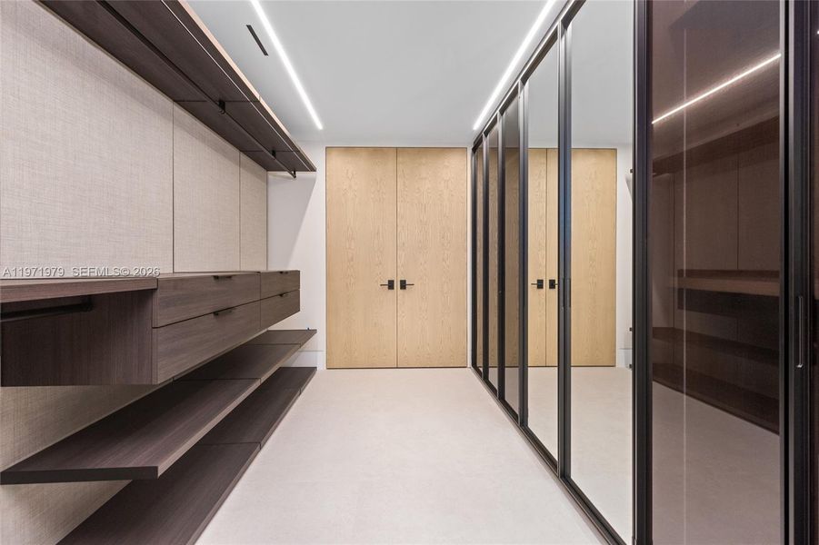 Image 76 of a home in .