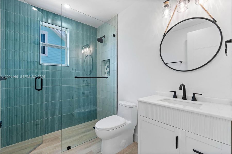 Furnished interior view inside a new home in , Tavernier (Image 61).