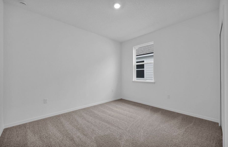 Spacious, unfurnished interior of a new home in Hyland Trail, Green Cove Springs (Image 18).