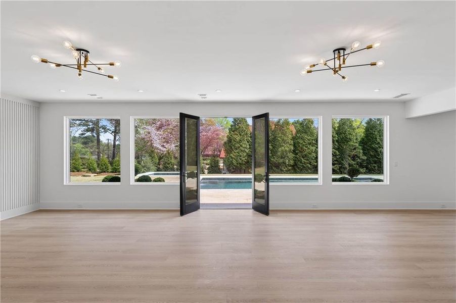 Spacious, unfurnished interior of a new home in , Marietta (Image 65).