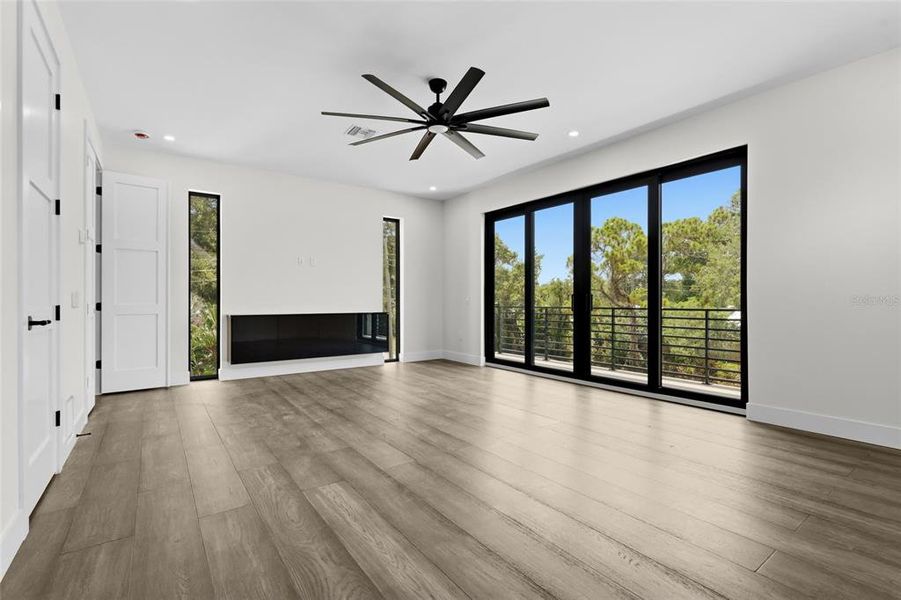 Spacious, unfurnished interior of a new home in , Sarasota (Image 55).